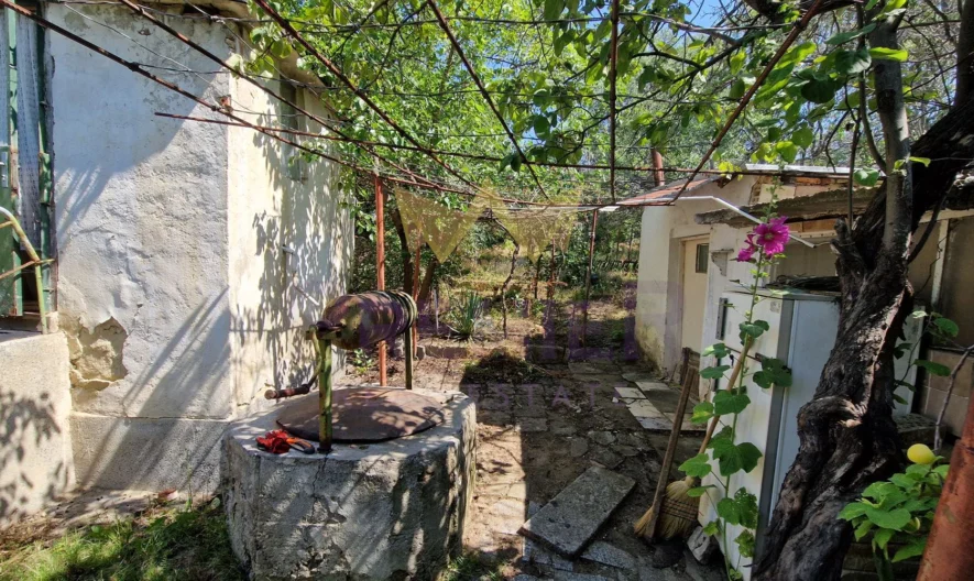 Парцел, 550кв. м-ст Планова, 250м. от главен път -  - снимка 5 - Имоти Премиер