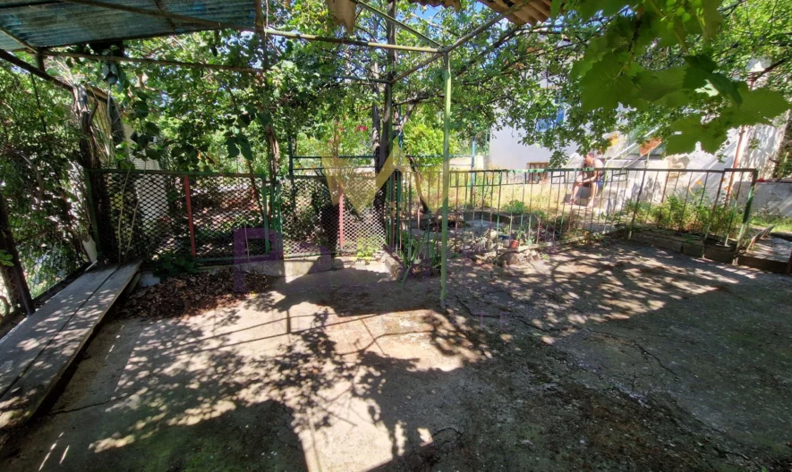 Парцел, 550кв. м-ст Планова, 250м. от главен път -  - снимка 6 - Имоти Премиер