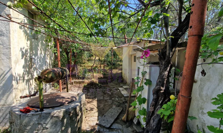 Парцел, 550кв. м-ст Планова, 250м. от главен път -  - снимка 7 - Имоти Премиер