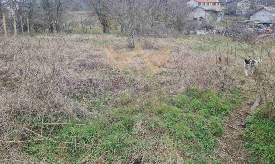 Парцел 880кв.м. с Лице 28м. в с.Радево обл.Варна - - снимка 1 - Имоти Премиер