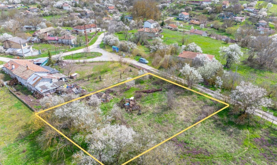 Парцел 880кв.м. с Лице 28м. в с.Радево обл.Варна -  - снимка 1 - Имоти Премиер