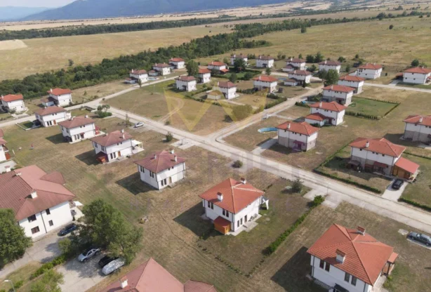 Агенция за недвижими имоти - Имоти Премиер - имот - 1033278, Цена: 166000 EUR