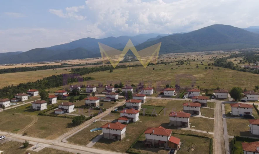 Парцел, Долна баня - - снимка 1 - Имоти Премиер