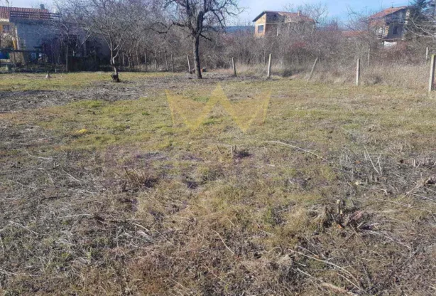 Обява за имот 198573, Площ: 800 м<sup>2</sup>, Цена: 80000 EUR - Апартаменти Варна Евксиноград