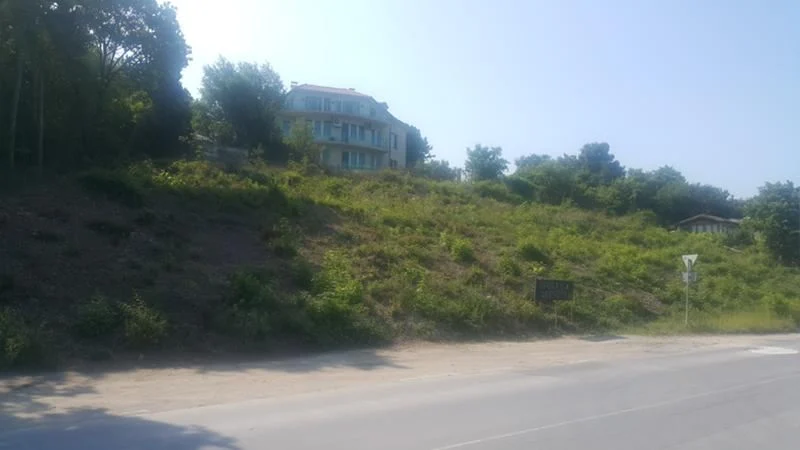 Парцел кв. Виница -  - снимка 1 - Имоти Премиер