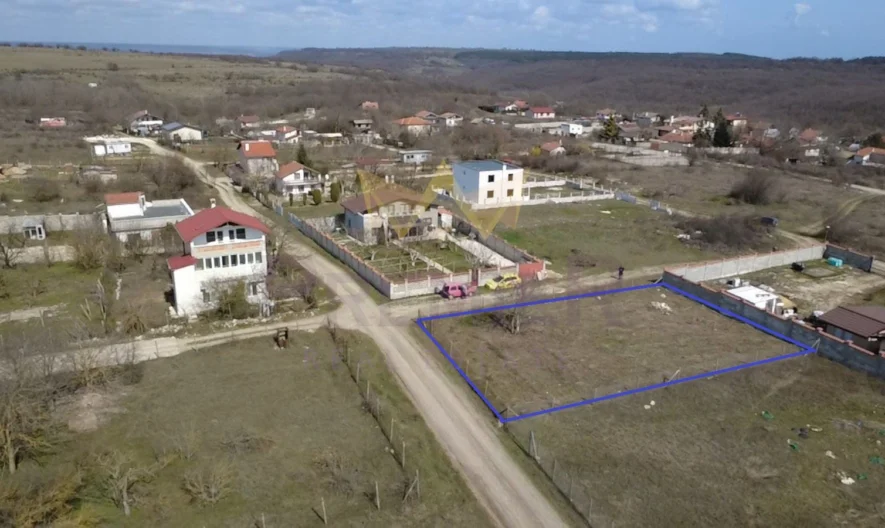 Парцел м-т Добрева чешма 5, гр. Варна -  - снимка 1 - Имоти Премиер