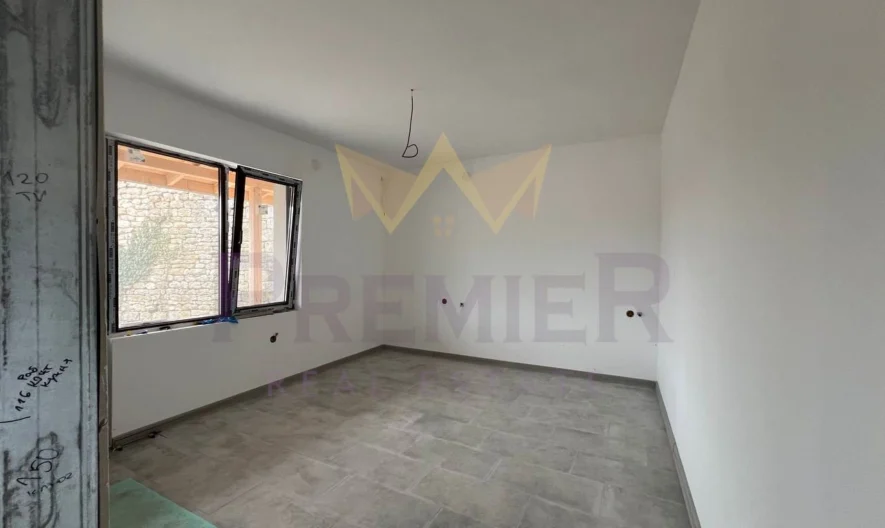 Парцел с 2 къщи в с. Радево -  - снимка 43 - Имоти Премиер