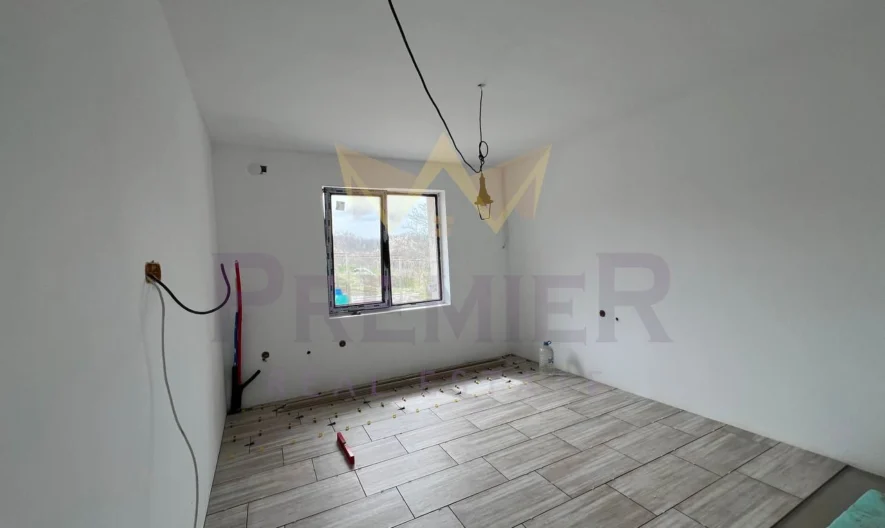 Парцел с 2 къщи в с. Радево -  - снимка 47 - Имоти Премиер