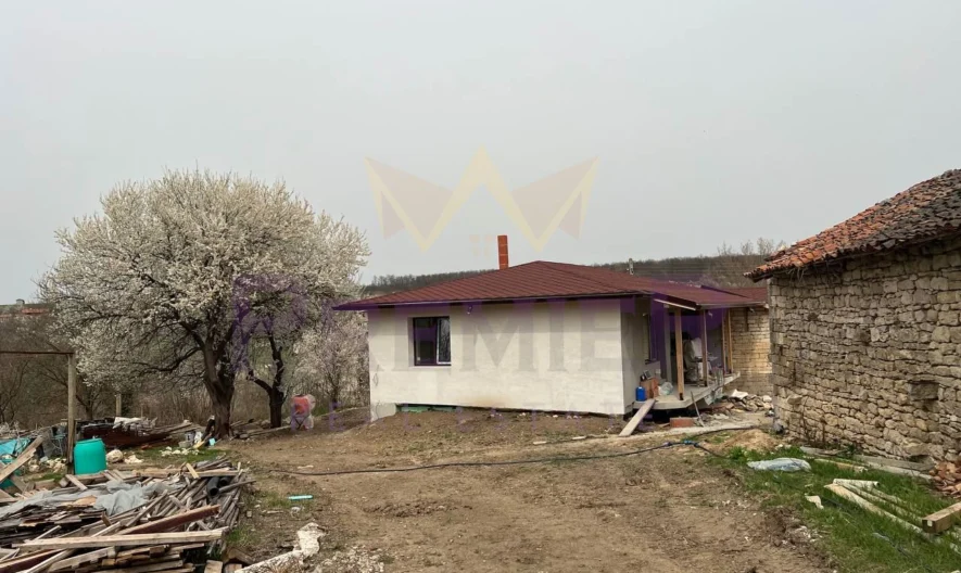 Парцел с 2 къщи в с. Радево -  - снимка 52 - Имоти Премиер