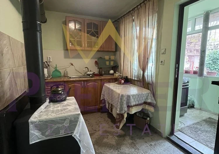 ПАРЦЕЛ С КЪЩА В ГР. АЙТОС -  - снимка 11 - Имоти Премиер