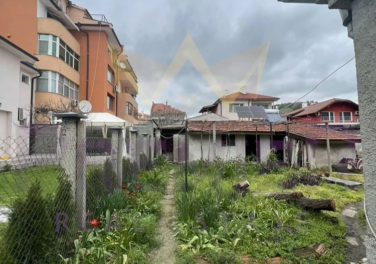 ПАРЦЕЛ С КЪЩА В ГР. АЙТОС -  - снимка 16 - Имоти Премиер