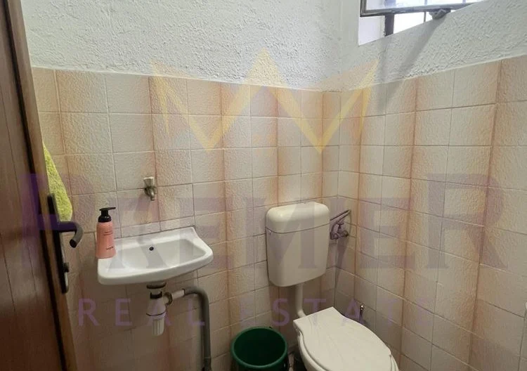 ПАРЦЕЛ С КЪЩА В ГР. АЙТОС -  - снимка 18 - Имоти Премиер