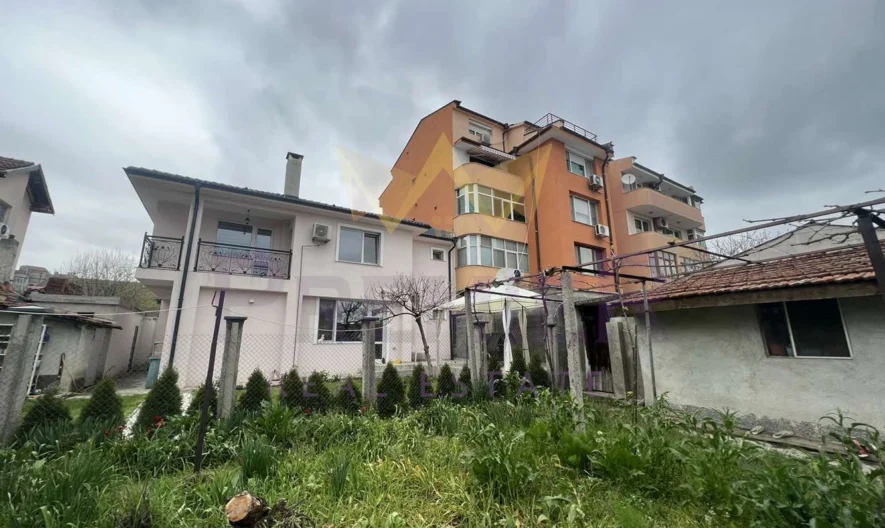 ПАРЦЕЛ С КЪЩА В ГР. АЙТОС -  - снимка 20 - Имоти Премиер