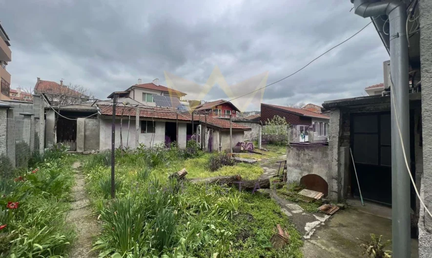 ПАРЦЕЛ С КЪЩА В ГР. АЙТОС -  - снимка 21 - Имоти Премиер