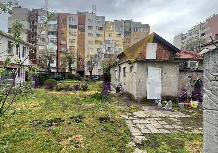 ПАРЦЕЛ С КЪЩА В ГР. АЙТОС -  - снимка 22 - Имоти Премиер