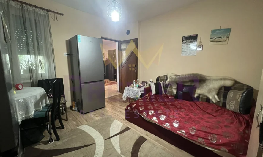 ПАРЦЕЛ С КЪЩА В ГР. АЙТОС -  - снимка 9 - Имоти Премиер