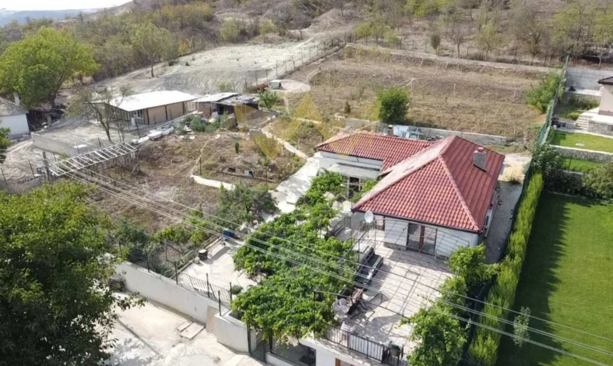 Парцел с къща в с.Кипра, област Варна -  - снимка 3 - Имоти Премиер