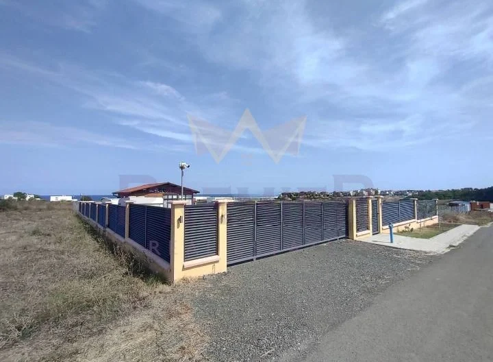 Парцел  с лятна къща и проект за масивен дом до Арапя -  - снимка 4 - Имоти Премиер