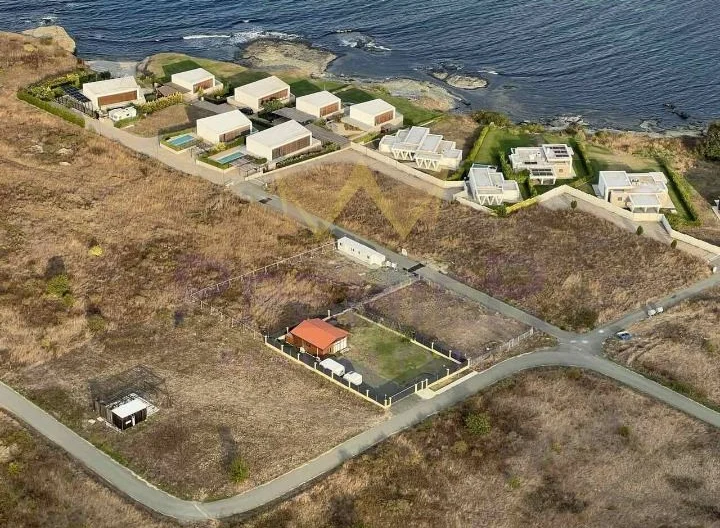 Парцел  с лятна къща и проект за масивен дом до Арапя -  - снимка 5 - Имоти Премиер