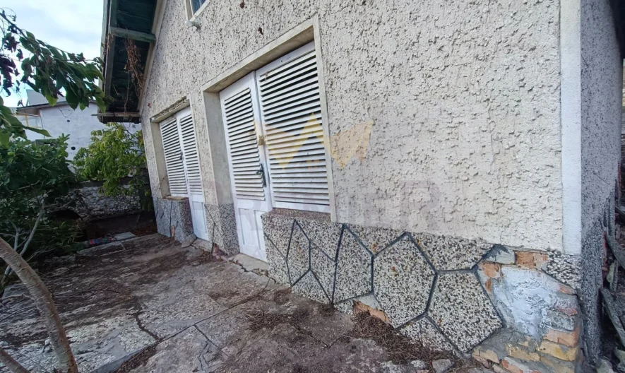 Парцел с морска панорама и едноетажна монолитна вила, гр. Балчик - - снимка 4 - Имоти Премиер