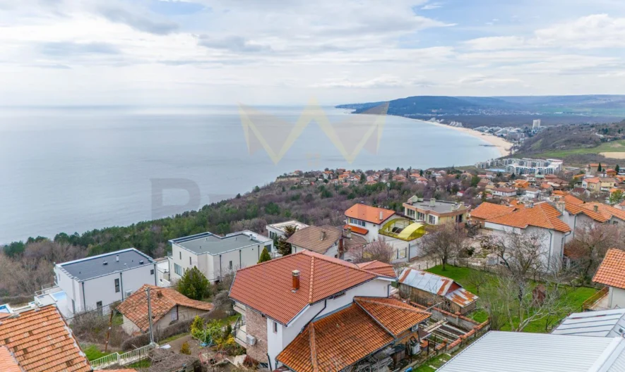 Парцел с невероятна морска панорама намиращ се на една от най-престижните вилни зони на гр. Балчик, обл. Добрич -  - снимка 3 - Имоти Премиер