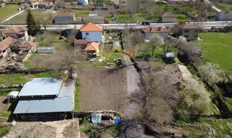 Парцел, с. Петров дол, обл. Варна -  - снимка 7 - Имоти Премиер