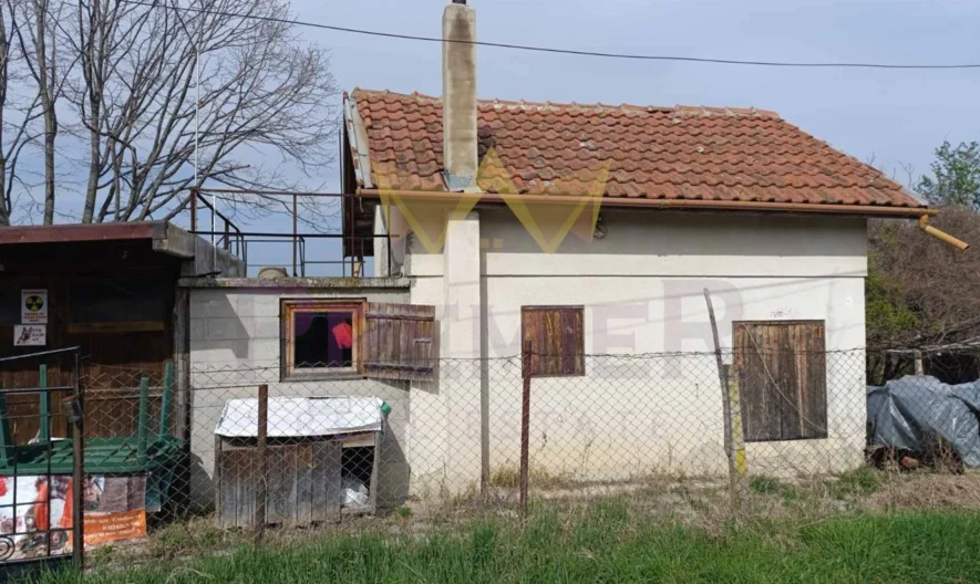 Парцел с постройка – ток и вода - - снимка 11 - Имоти Премиер