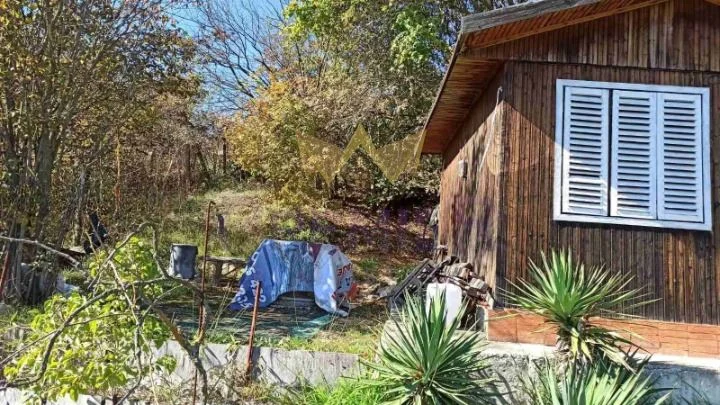 Парцел с постройка, вилна зона Осеново -  - снимка 1 - Имоти Премиер