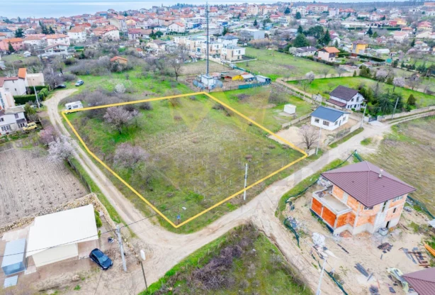 Код на имот: 1195050, Площ: 2451 м<sup>2</sup> кв.м, Парцели Варна - Цена: 330000 EUR