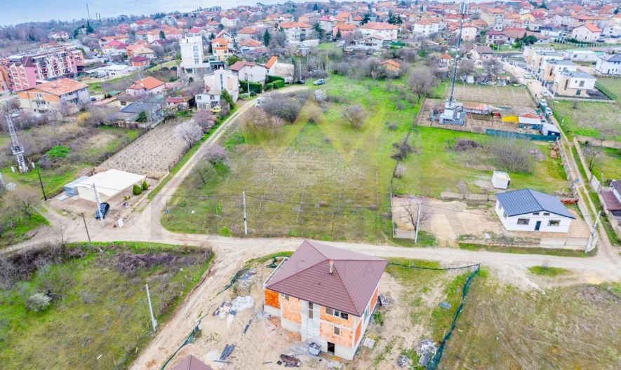 🏡 ПАРЦЕЛ С ПОТЕНЦИАЛ ЗА ЗАСТРОЯВАНЕ | 2451 кв.м -  - снимка 6 - Имоти Премиер