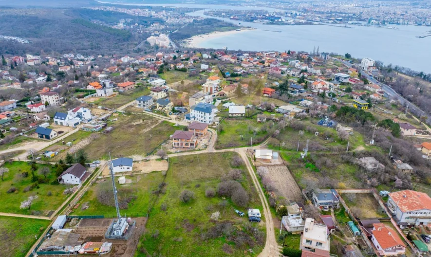 🏡 ПАРЦЕЛ С ПОТЕНЦИАЛ ЗА ЗАСТРОЯВАНЕ | 2451 кв.м -  - снимка 8 - Имоти Премиер