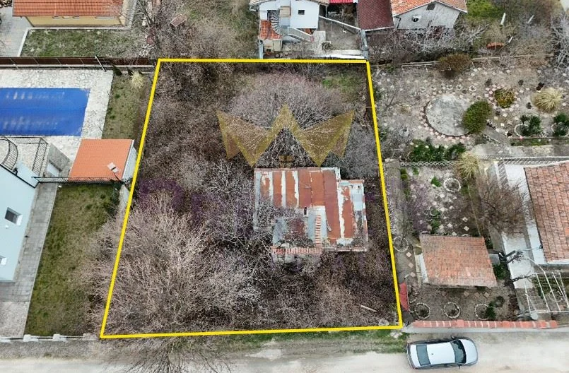 Парцел с правилна форма с постройкa в една от вилните зони на гр. Балчик, обл. Добрич -  - снимка 1 - Имоти Премиер