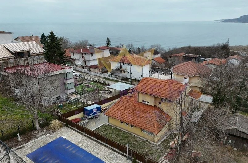 Парцел с правилна форма с постройкa в една от вилните зони на гр. Балчик, обл. Добрич -  - снимка 3 - Имоти Премиер