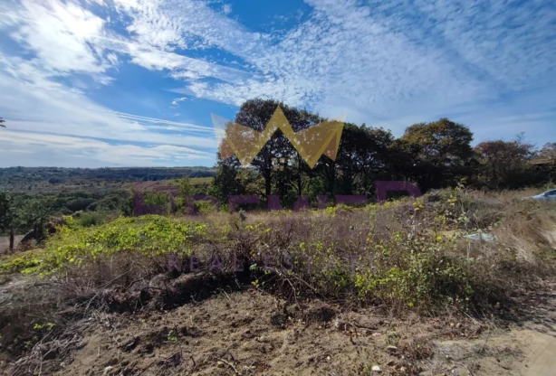 Парцел с Правилна Форма в м-ст Боровец – ЮГ гр.Варна - - снимка 1 - Имоти Премиер