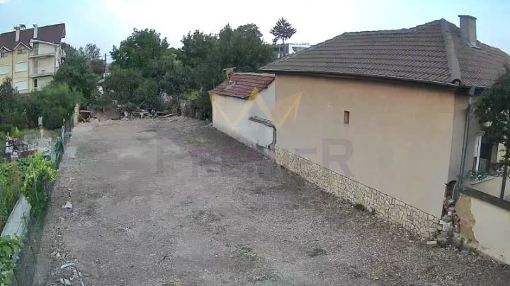 Парцел в кв. Враждебна - - снимка 1 - Имоти Премиер