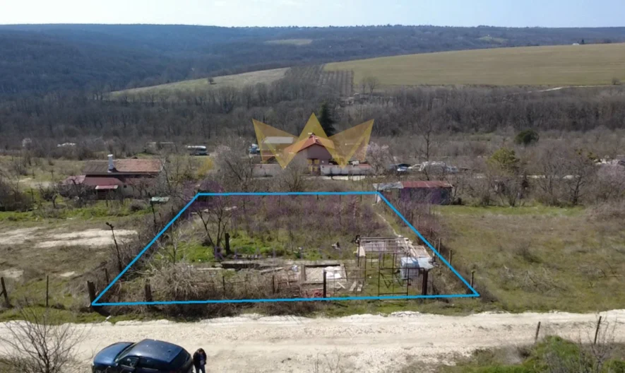 парцел в м-т Крушките -  - снимка 1 - Имоти Премиер