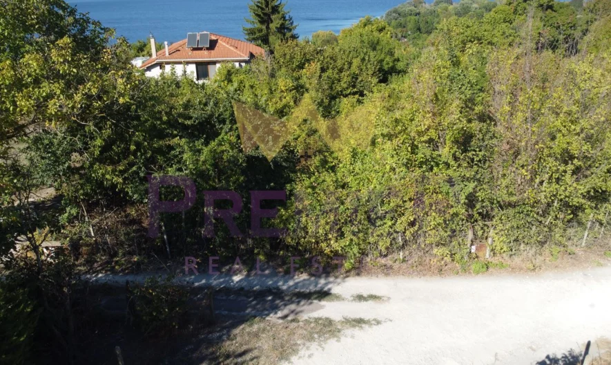 Парцел в м-т Орехчето -  - снимка 1 - Имоти Премиер