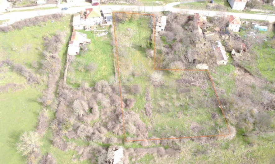 Парцел в с. Аврен с площ 2000 кв.м - - снимка 1 - Имоти Премиер