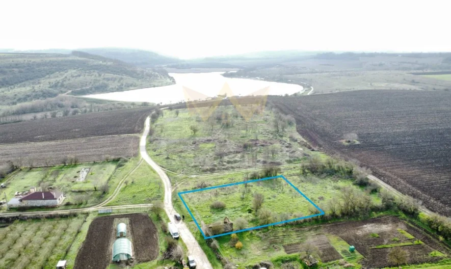 Парцел в с.Ботево, обл.Варна -  - снимка 3 - Имоти Премиер