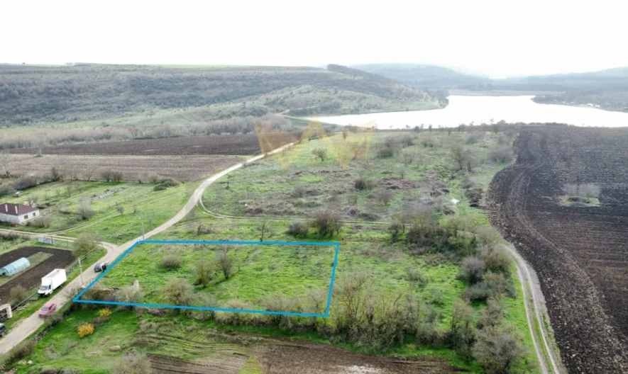 Парцел в с.Ботево, обл.Варна -  - снимка 4 - Имоти Премиер