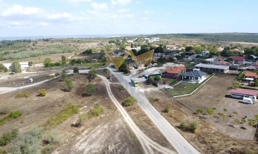 Plot in the village of Benkovski, 3324 sq.m. -  - snimka 1 - Imoti Premier