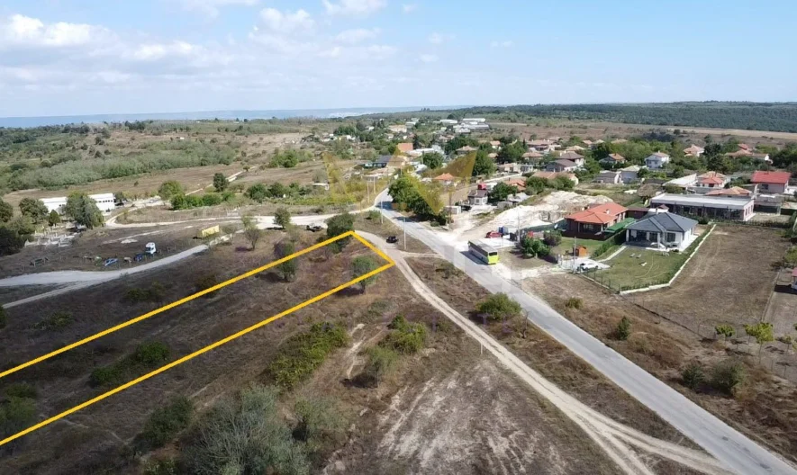 Plot in the village of Benkovski, 3324 sq.m. -  - snimka 4 - Imoti Premier