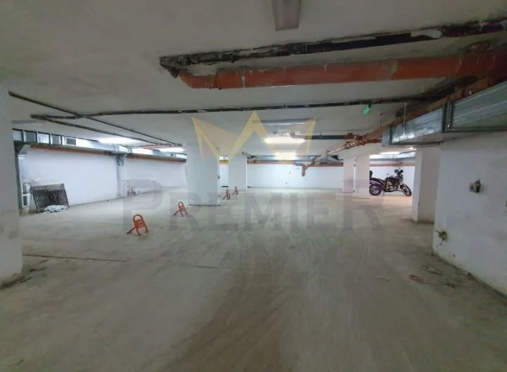 ПОДЗЕМЕН ГАРАЖ – ПАРКОМЯСТО, Цветен Квартал. -  - снимка 1 - Имоти Премиер