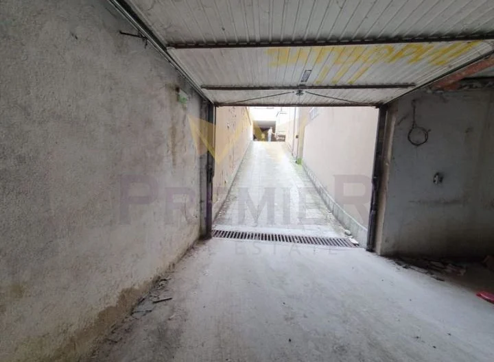 ПОДЗЕМЕН ГАРАЖ – ПАРКОМЯСТО, Цветен Квартал. -  - снимка 3 - Имоти Премиер