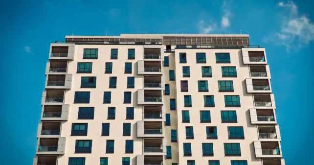 Покупка на имот „на зелено“ – Предимства и недостатъци