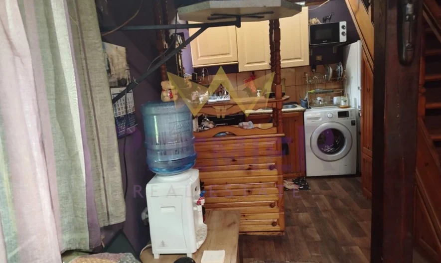 Практична къща (два апартамента с отделни входове) с просторен двор и изключителна локация в с. Котленци, обл. Добрич -  - снимка 20 - Имоти Премиер