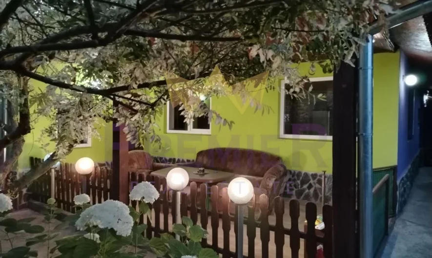 Практична къща (два апартамента с отделни входове) с просторен двор и изключителна локация в с. Котленци, обл. Добрич -  - снимка 25 - Имоти Премиер