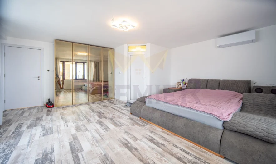 ПРЕКРАСНА КЪЩА С МОРСКА ПАНОРАМА ! МНОГО ДОБРА ЛОКАЦИЯ ! - - снимка 12 - Имоти Премиер