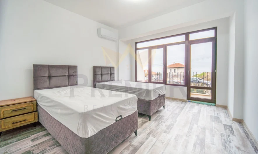 ПРЕКРАСНА КЪЩА С МОРСКА ПАНОРАМА ! МНОГО ДОБРА ЛОКАЦИЯ ! - - снимка 18 - Имоти Премиер