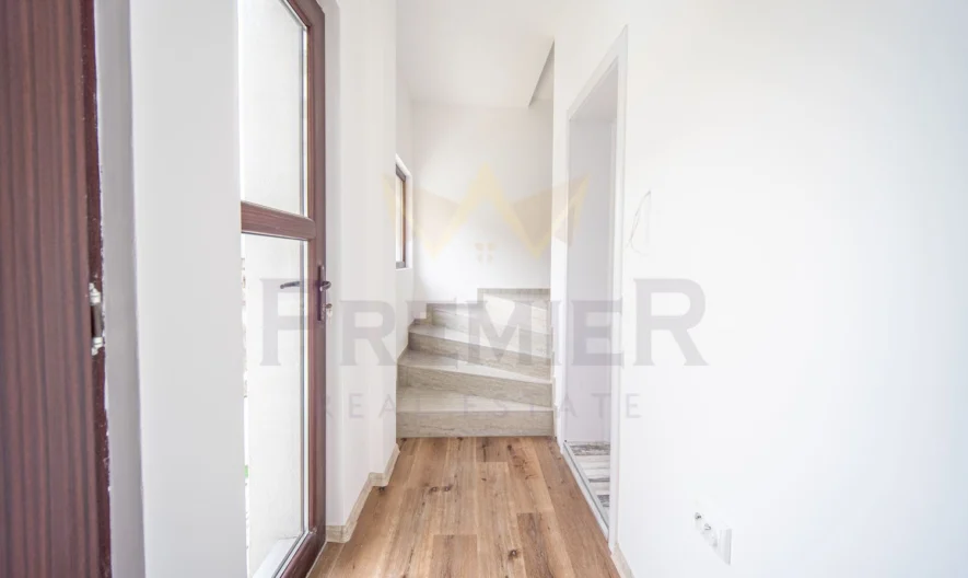 ПРЕКРАСНА КЪЩА С МОРСКА ПАНОРАМА ! МНОГО ДОБРА ЛОКАЦИЯ ! - - снимка 24 - Имоти Премиер